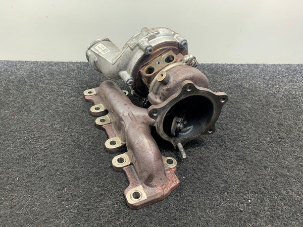 Porsche Macan 3.6 MCTLA Turbo Rechts