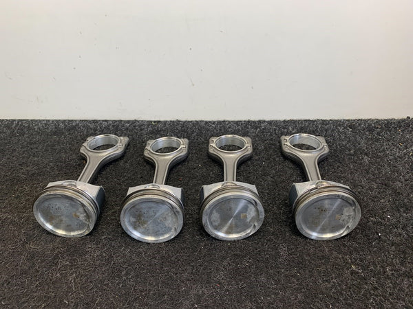 VW Audi Seat Skoda 1.6 CWVA CWVB Kolbensatz 10 KM!