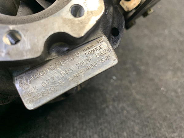 VW Touareg 5.0 V10 TDI Turbo Rechts