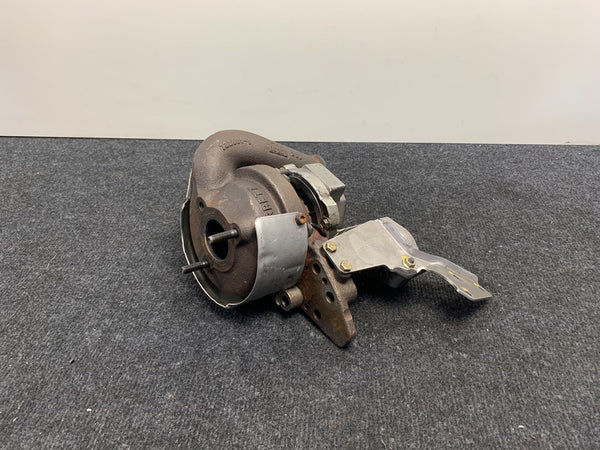 VW Touareg 5.0 V10 TDI Turbo Rechts