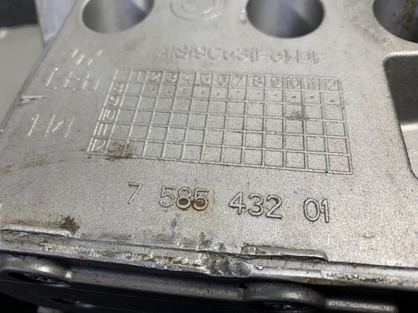 BMW X1 (E84) xDrive 25i N52B30A Oil Sump Pan 7585432