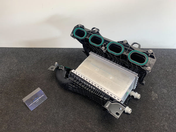 Mercedes Benz C 2.0 EQ-Boost 254.920 Inlaatspruitstuk 3KM!