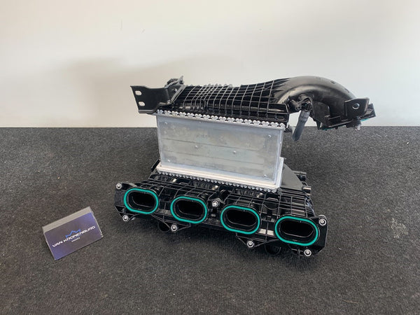 Mercedes Benz C-Class 2.0EQ 254.920 Intake Manifold