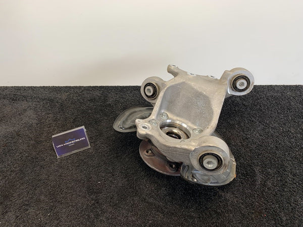 Mercedes Benz CLA (W118) AMG Fusee Links-achter