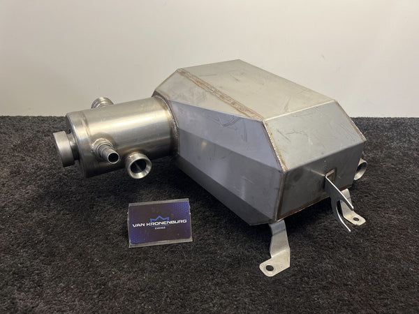 Aston Martin Vantage V8 AM05 Olietank Dry Sump