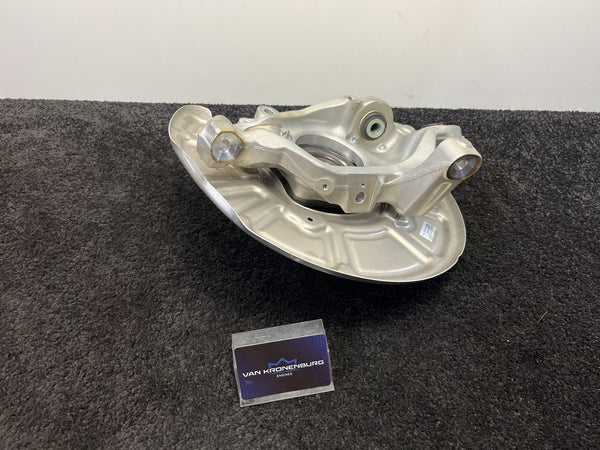 Mercedes Benz C63 AMG (W205) Fusee Rechts-Achter