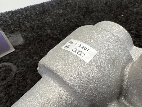 Audi R8 V10 Spyder 5.2L Thermostaat OEM Nieuw