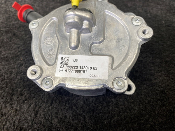 Mercedes Benz C63 AMG (W205) V8 177.980 Vacuumpomp