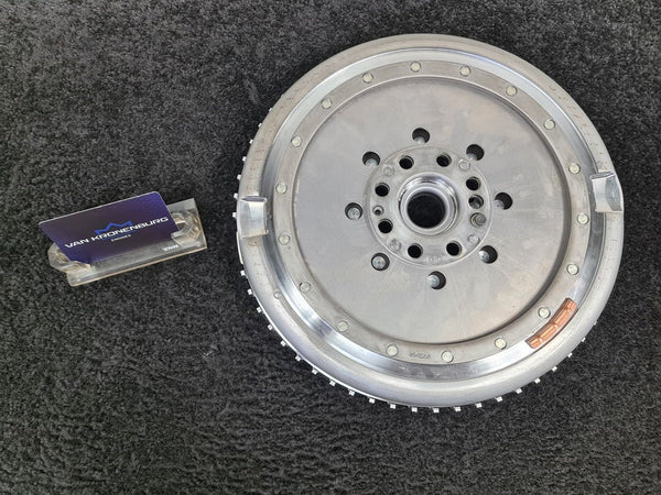 Mercedes Benz C63 AMG Performance (W206) 139.580 Zweimassenschwungrad