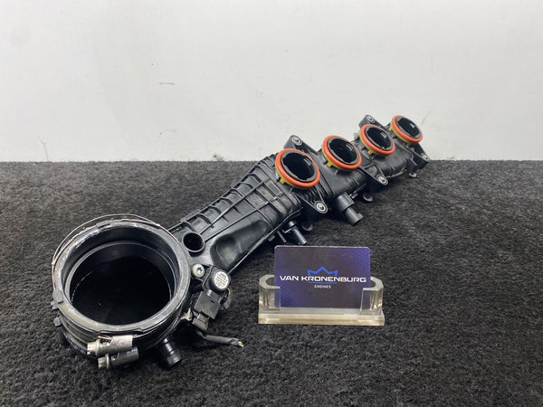 Mercedes Benz C63S AMG Inlaatspruitstuk Links