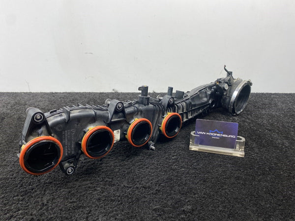 Mercedes Benz C63S AMG Inlaatspruitstuk Links