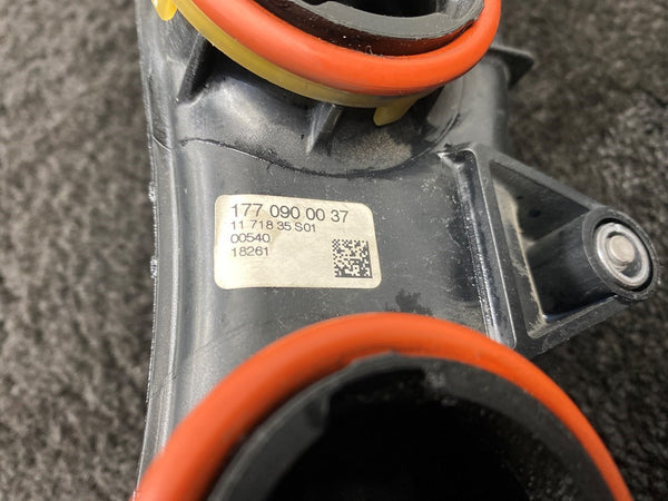 Mercedes Benz C63S AMG Inlaatspruitstuk Links