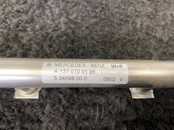 Mercedes Benz S-Klasse (W220) V12 137.970 Fuel Rail A1370700195