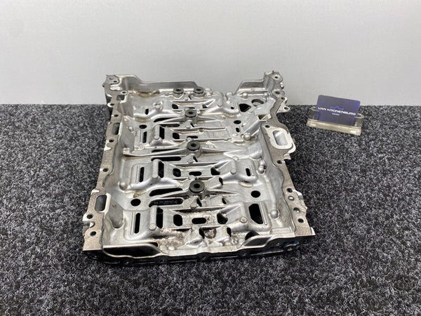 Mercedes Benz E-Klasse (W213) 220d 654.920 Oil Sump Pan A6540140001