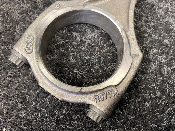 Audi RS6 (C7) 4.0 V8 CRD Drijfstang R079M