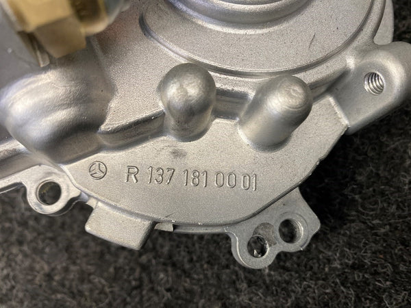 Mercedes Benz S-klasse (W220) 5.8 S-600L 137.970 Oliepomp OEM NIEUW! R1371810020