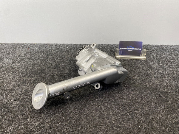 Mercedes Benz S-Klasse (W222) 5.8 S-600L 137.970 Oliepomp OEM 1KM!