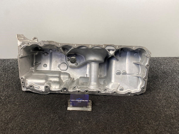 BMW 5-Series 530D (G30) B57D30A Oil sump 8571372