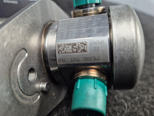 BMW M5 (G30) S63B44B Hochdruckpumpe 7852361