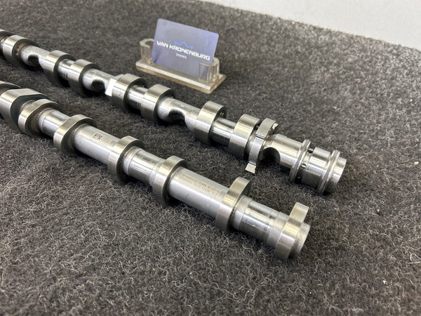 BMW M5 (F90) S63B44B 4.4L Nokkenasset Cil 1-4 8600426 8600428