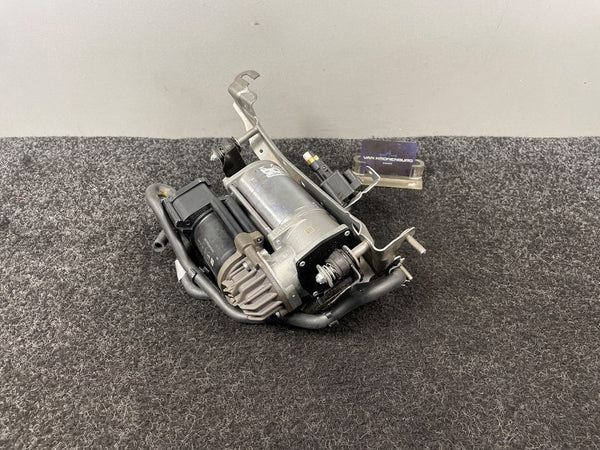 Mercedes Benz E-Class (W213) Compressor Air suspension A2133200004 Original!