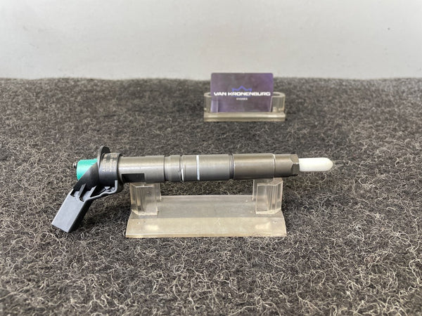 Mercedes Benz E S Vito Sprinter OM642 Diesel Injector 1KM! A6420701187