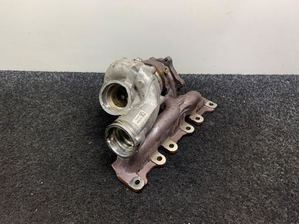 Porsche Macan 3.6 MCTLA Turbo Rechts