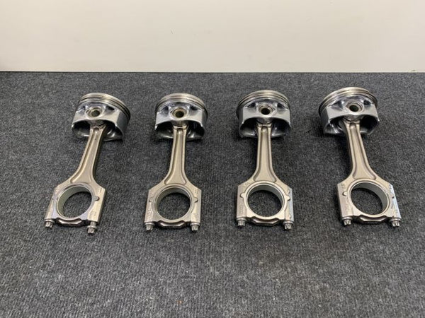 VW Audi Skoda 2.0 TFSI Zuigers + Drijstangen CHH CWZ