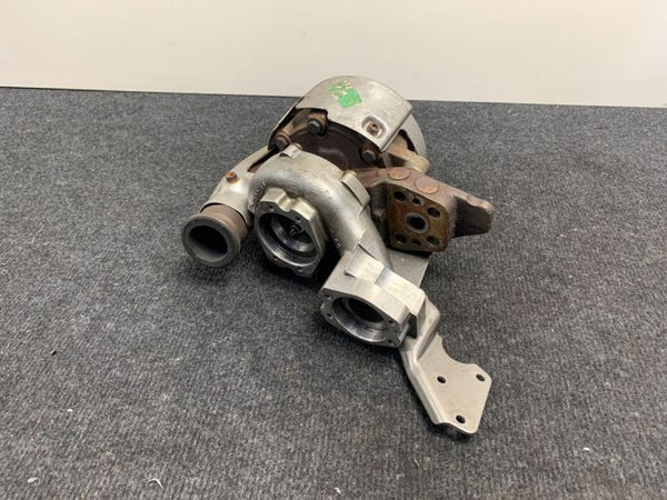 VW Touareg 5.0 V10 TDI Turbo Rechts