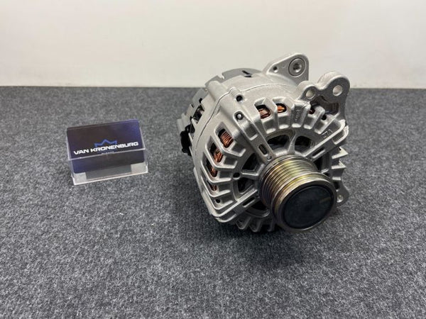 Audi A4 VW Golf 2.0 TDI DEU Dynamo 1KM! OEM!