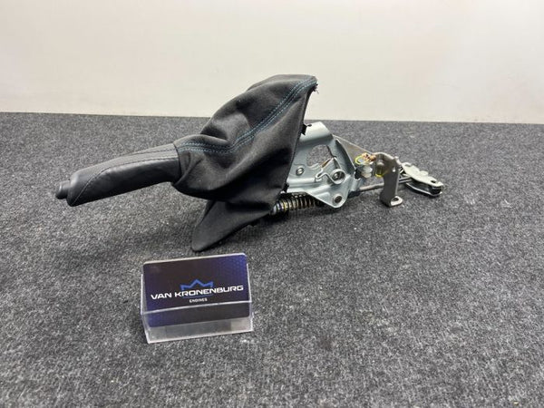 BMW M2 (F22) Handremhendel Suede