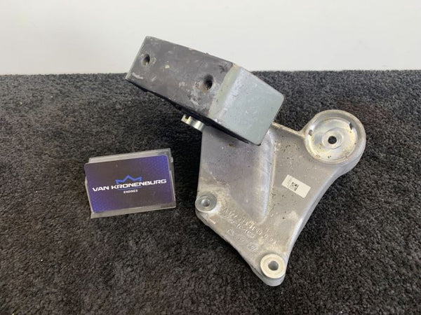 Mercedes Benz E63 AMG (W213) 177.980 Motorsteun