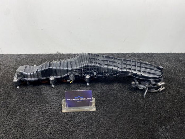 Mercedes Benz C63S AMG Inlaatspruitstuk Links