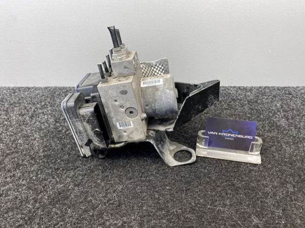 Mercedes Benz GL 63 AMG 157.982 ABS pump A1664314012