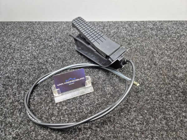 Porsche 911 (996) 3.4 Carrera Gaspedal OEM NEU! 99642302409