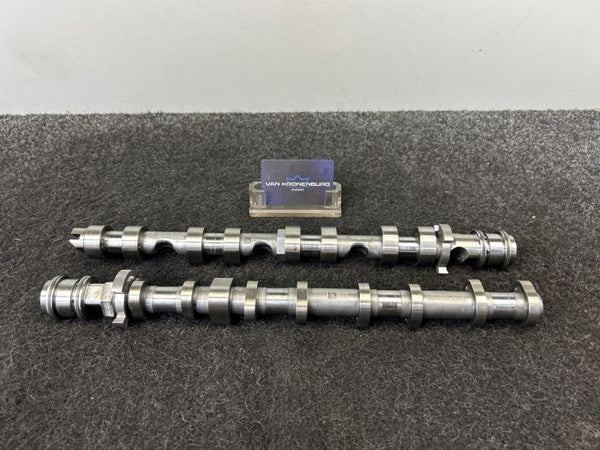 BMW M5 (F90) S63B44B 4.4L Nokkenasset Cil 1-4 8600426 8600428