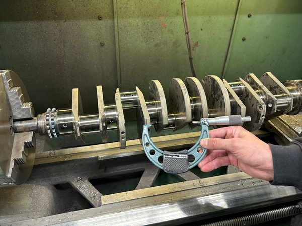 Ferrari 512 TR Testarossa 4.9 V12 Crankshaft 120902