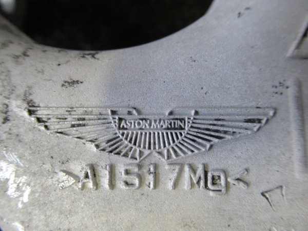 Aston Martin DB9 Vantage Draagarm Links Achter Onder