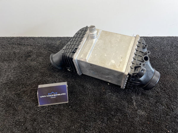 BMW M5 (F90) S63 Intercooler Rechts