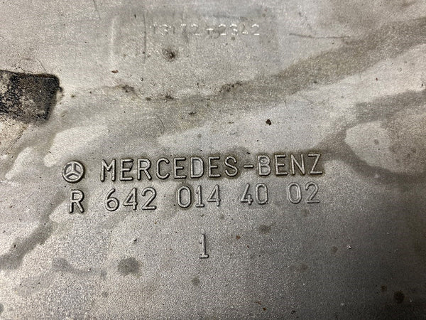 Mercedes Benz S-Klasse S350 (W221) 642.930 Oil Sump Pan R6420144002