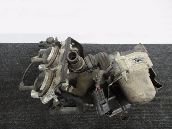 Aston Martin V8 Sekundärluftpumpe