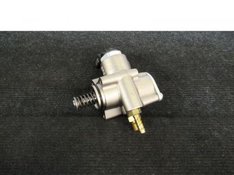 Audi R8 VW Touareg Phaeton V8 4.2 Brandstofpomp